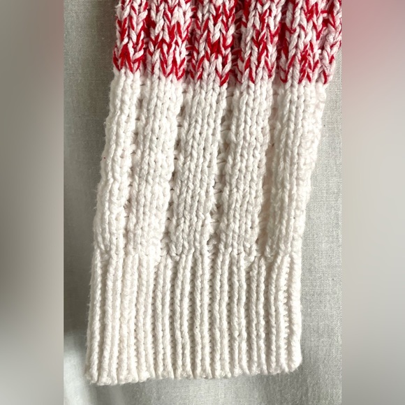 Red white women’s sweater. Size M. Knit. Stretchy. Nice - Picture 5 of 5